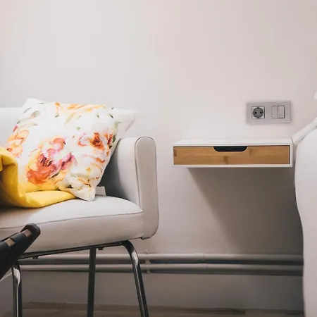 Daire Urruti By People *